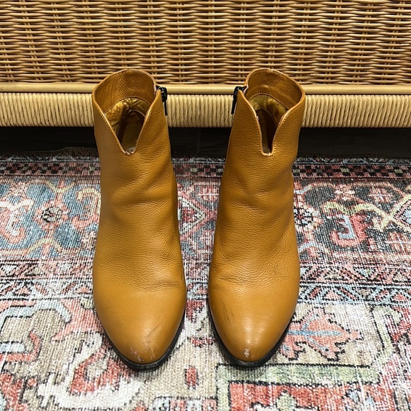 CHARLOTTE STONE size 9 mustard yellow booties - Picture 1 of 16